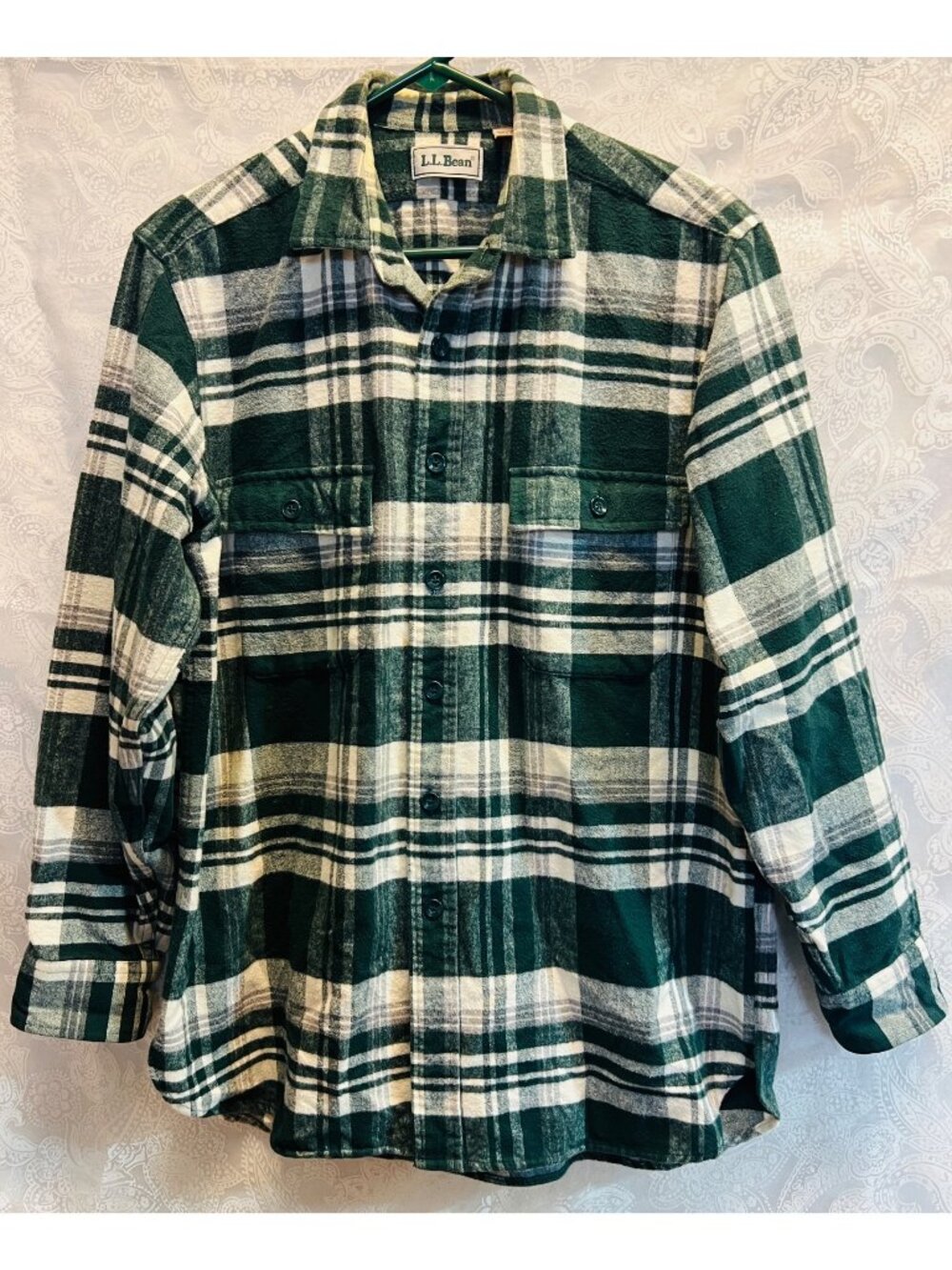 L.L. Bean Mens Green & White Plaid Flannel Shirt Medium Regular 100% Cotton